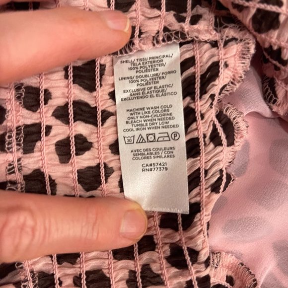 NWT Ann Taylor : Smocked Neck + Waist : Long Sleeve Top: Giraffe Print Pink : PS - Picture 6 of 6